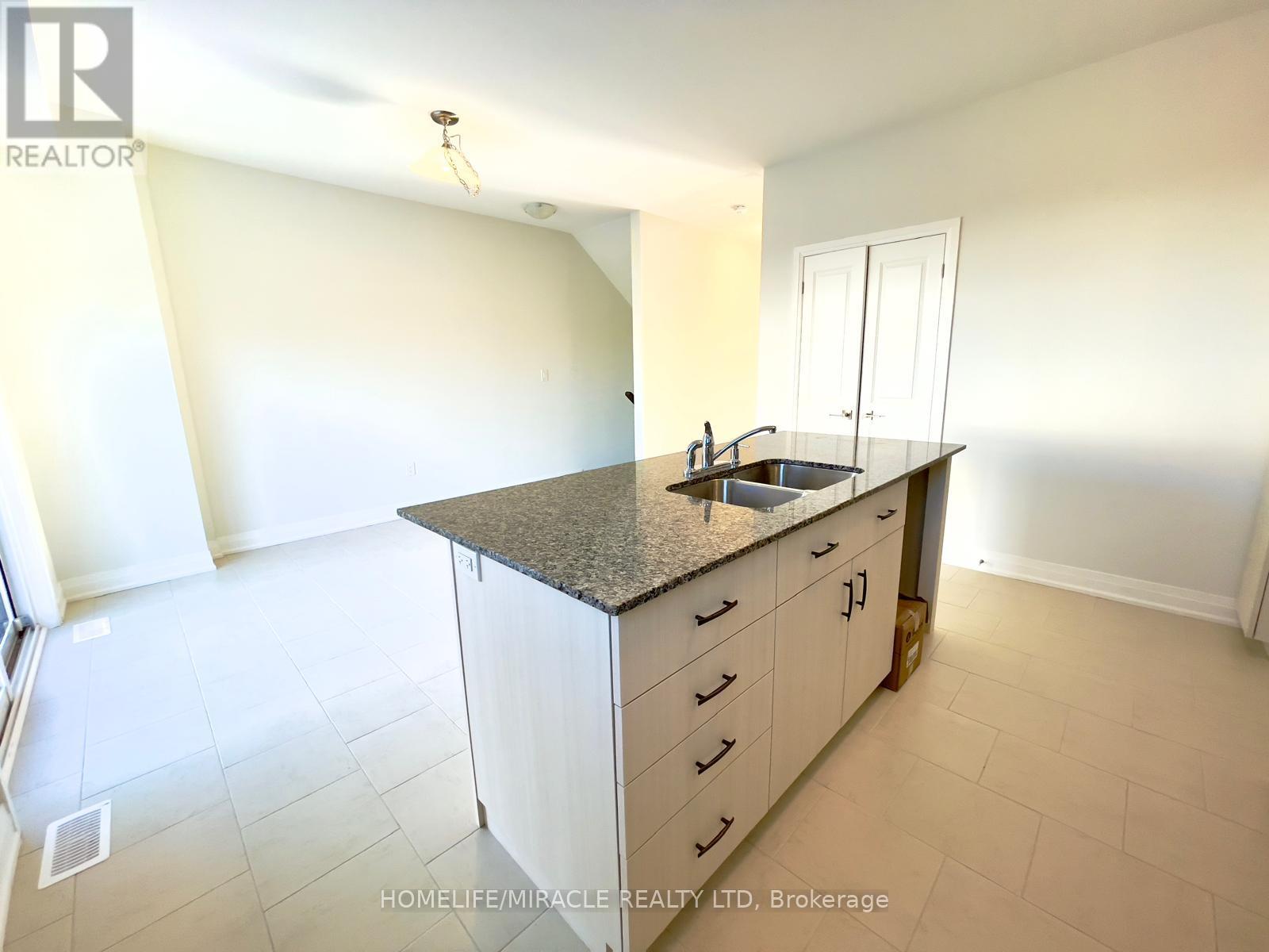 87 Windtree Way, Halton Hills, Ontario  L7G 0P6 - Photo 5 - W12989404