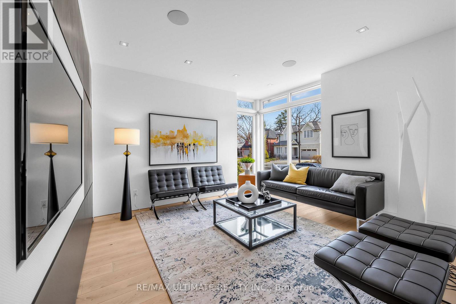 52 Burrows Avenue, Toronto, Ontario  M9B 4W7 - Photo 17 - W12989408