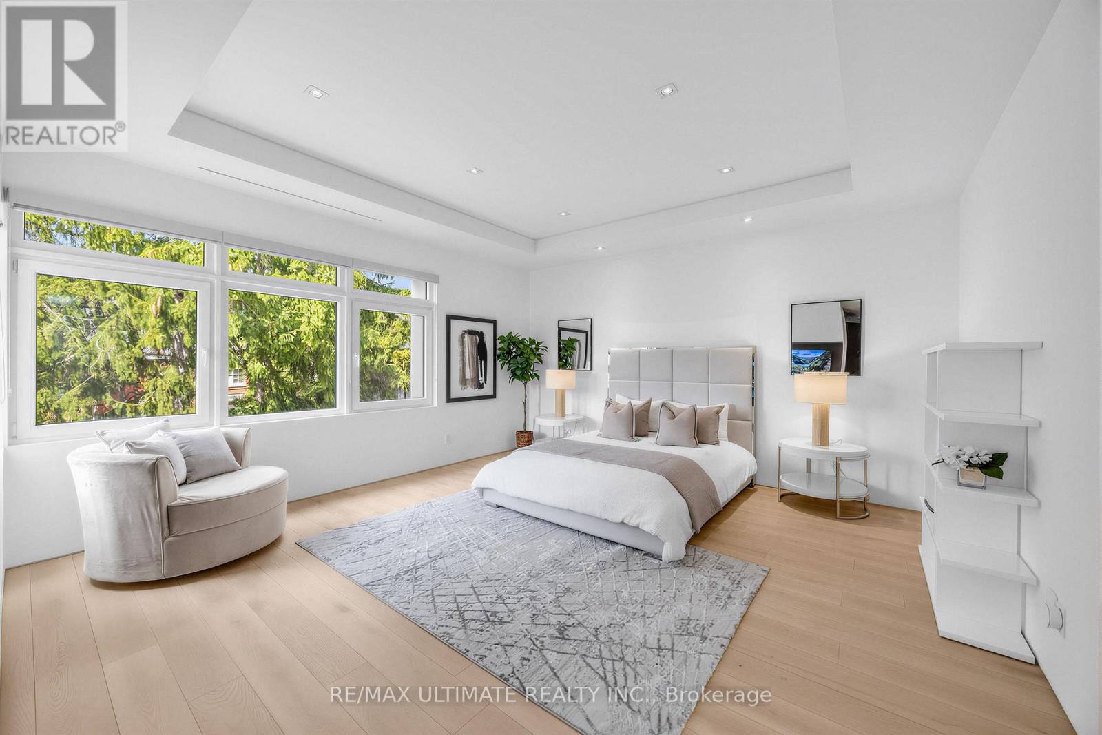 52 Burrows Avenue, Toronto, Ontario  M9B 4W7 - Photo 21 - W12989408