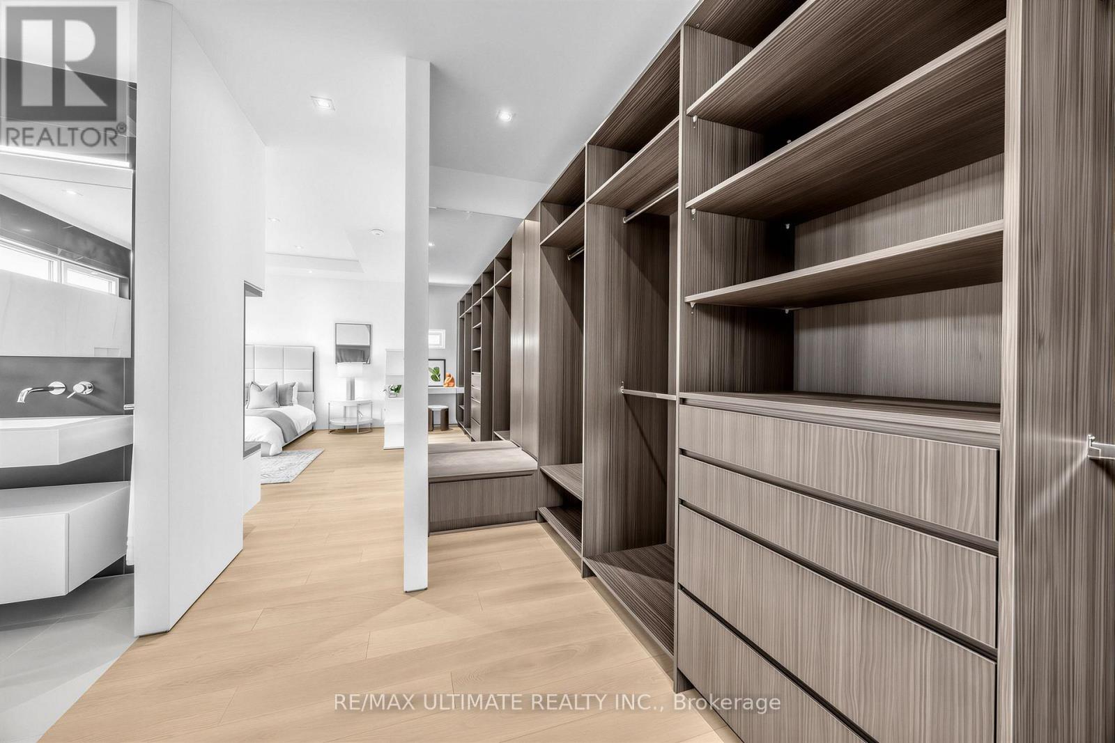 52 Burrows Avenue, Toronto, Ontario  M9B 4W7 - Photo 26 - W12989408