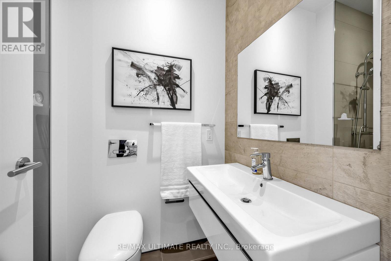 52 Burrows Avenue, Toronto, Ontario  M9B 4W7 - Photo 28 - W12989408