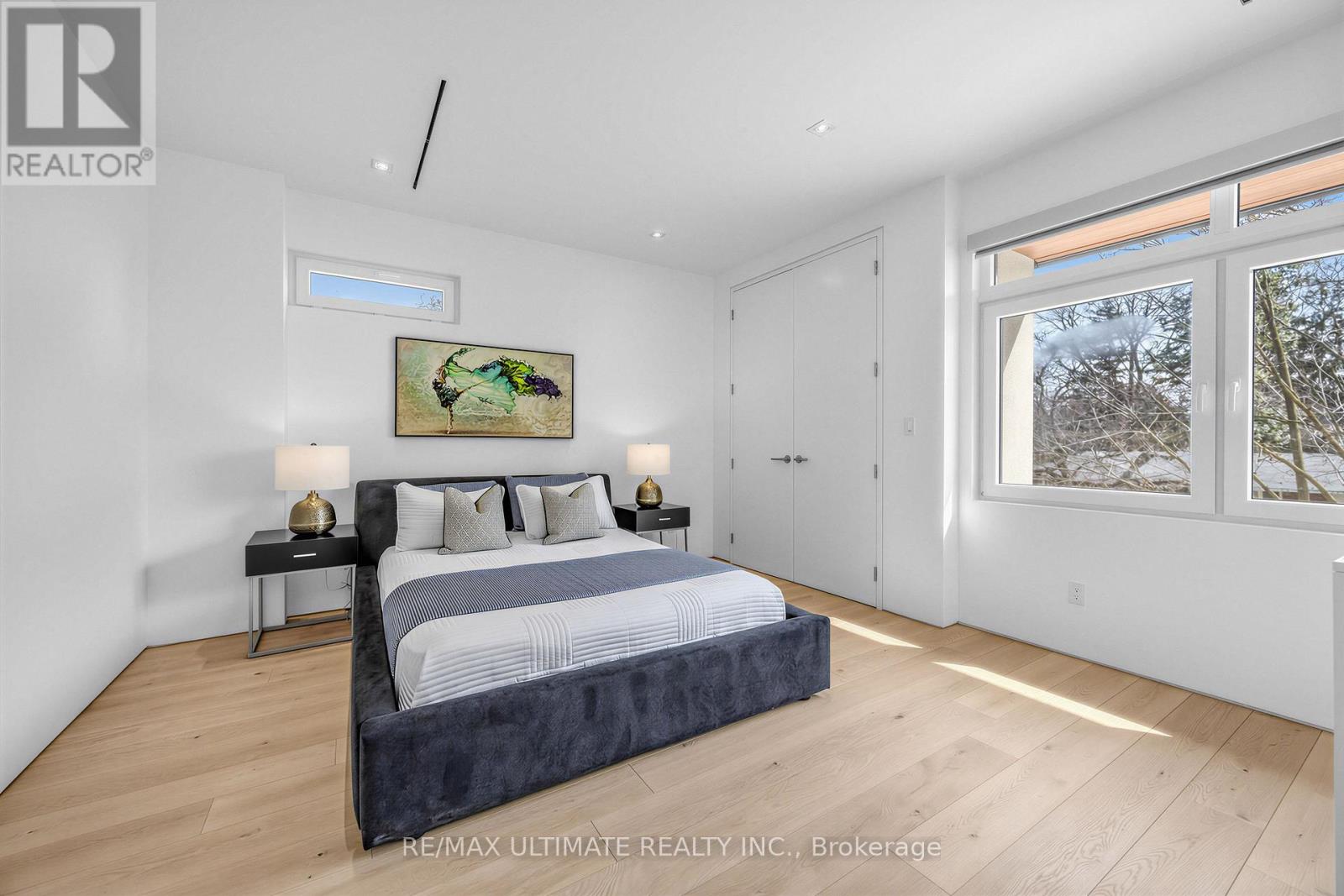 52 Burrows Avenue, Toronto, Ontario  M9B 4W7 - Photo 30 - W12989408