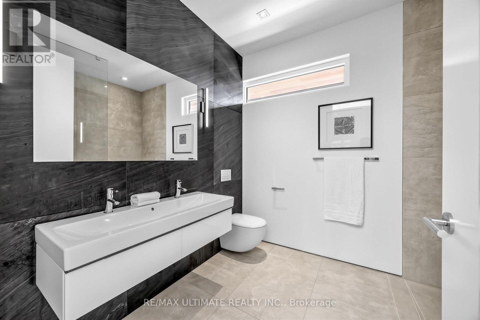 52 Burrows Avenue, Toronto, Ontario  M9B 4W7 - Photo 31 - W12989408