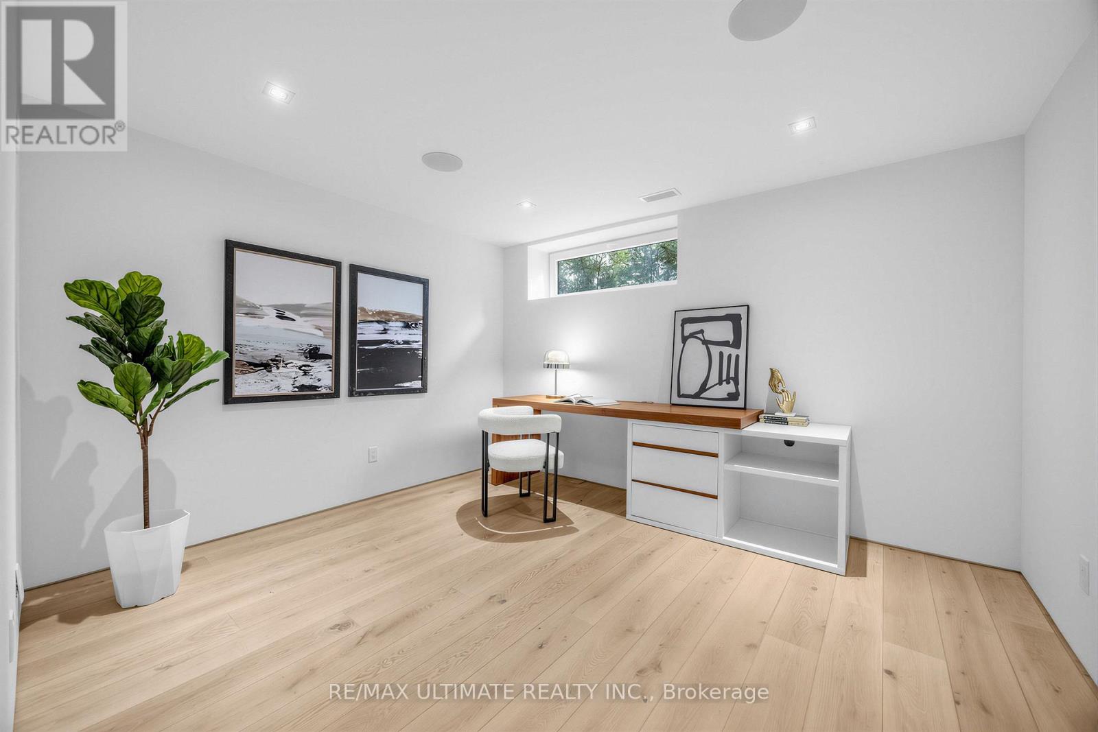 52 Burrows Avenue, Toronto, Ontario  M9B 4W7 - Photo 35 - W12989408