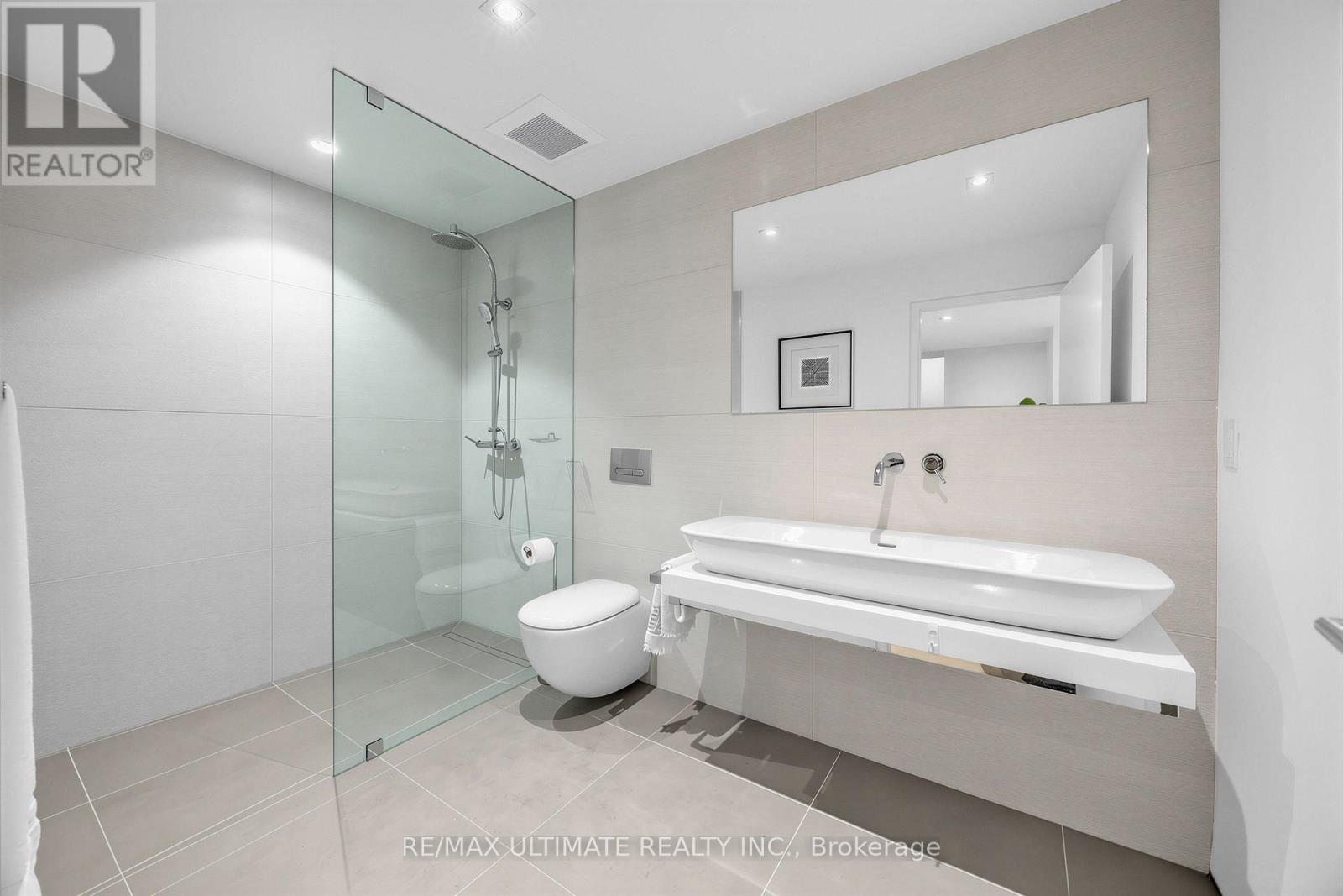 52 Burrows Avenue, Toronto, Ontario  M9B 4W7 - Photo 36 - W12989408