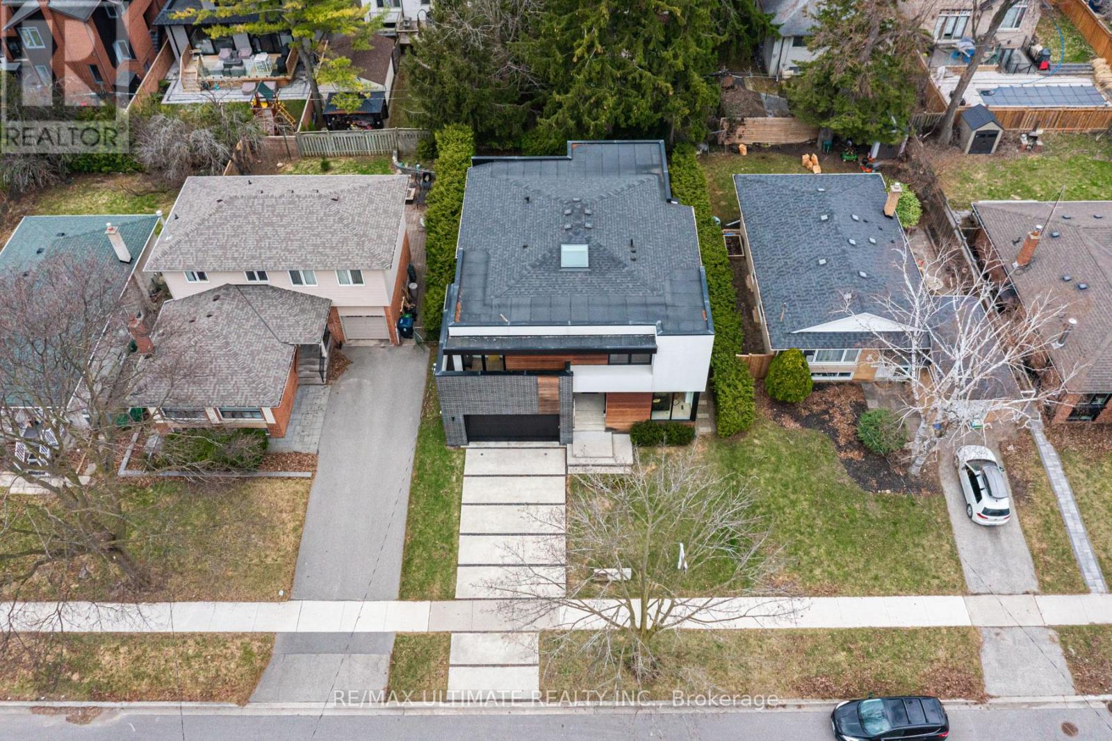 52 Burrows Avenue, Toronto, Ontario  M9B 4W7 - Photo 42 - W12989408