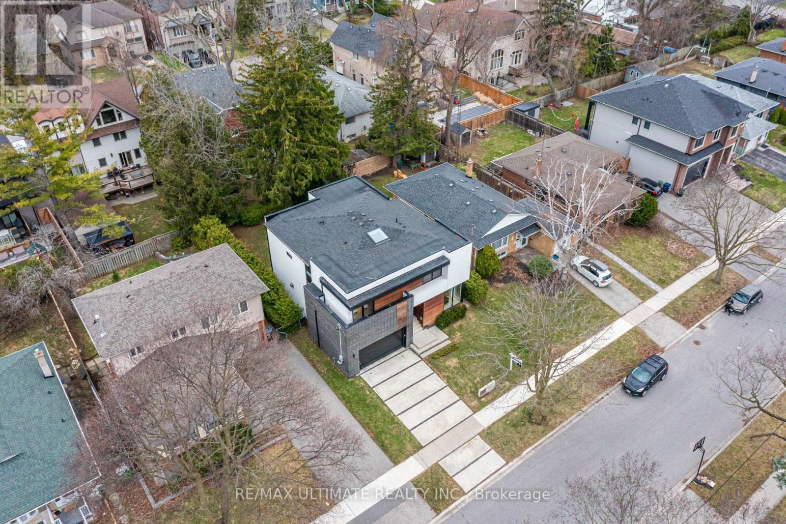 52 Burrows Avenue, Toronto, Ontario  M9B 4W7 - Photo 44 - W12989408