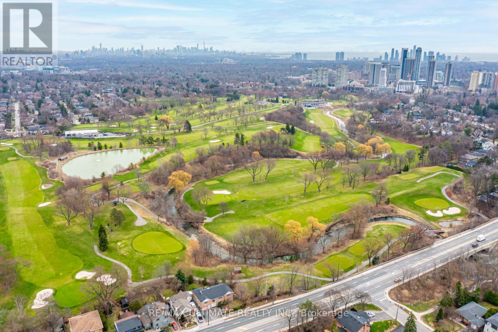 52 Burrows Avenue, Toronto, Ontario  M9B 4W7 - Photo 45 - W12989408