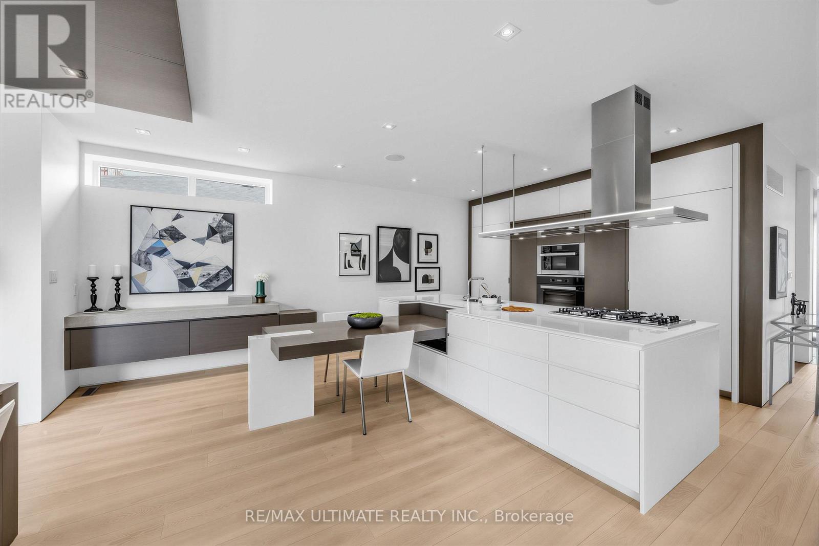 52 Burrows Avenue, Toronto, Ontario  M9B 4W7 - Photo 7 - W12989408