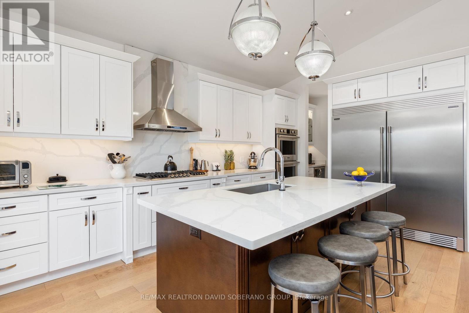 105 Winston Park Boulevard, Toronto, Ontario  M3K 1C4 - Photo 16 - W12989446