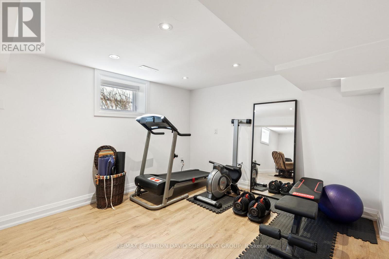 105 Winston Park Boulevard, Toronto, Ontario  M3K 1C4 - Photo 36 - W12989446