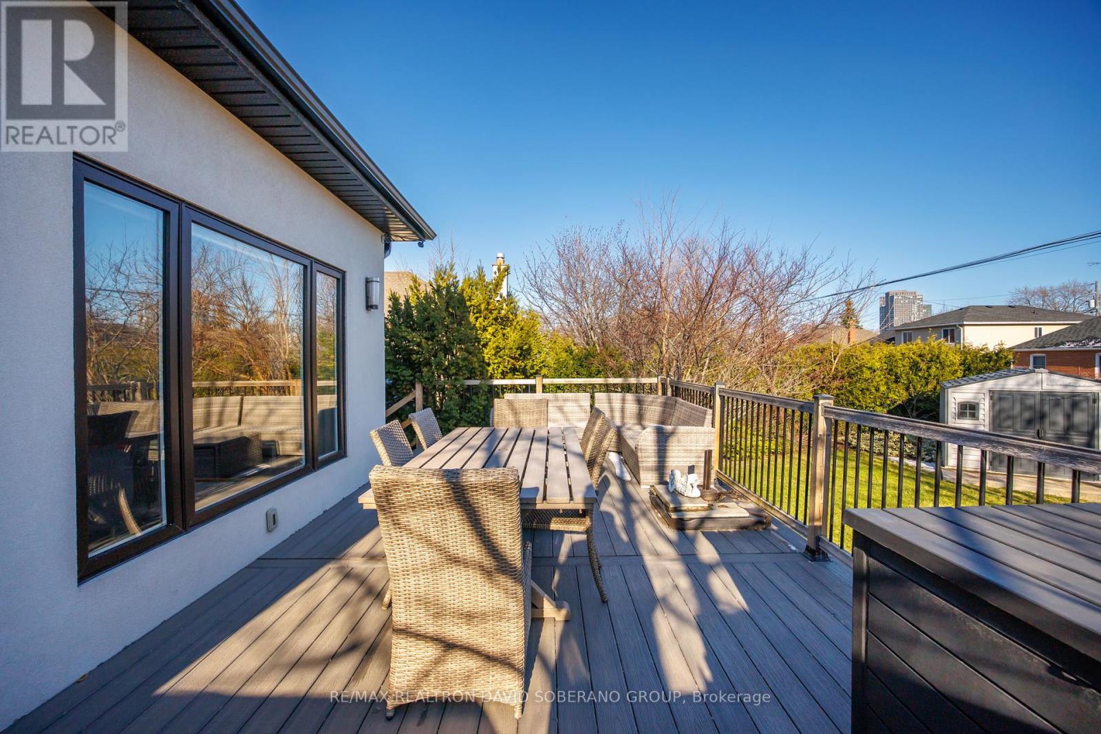 105 Winston Park Boulevard, Toronto, Ontario  M3K 1C4 - Photo 46 - W12989446