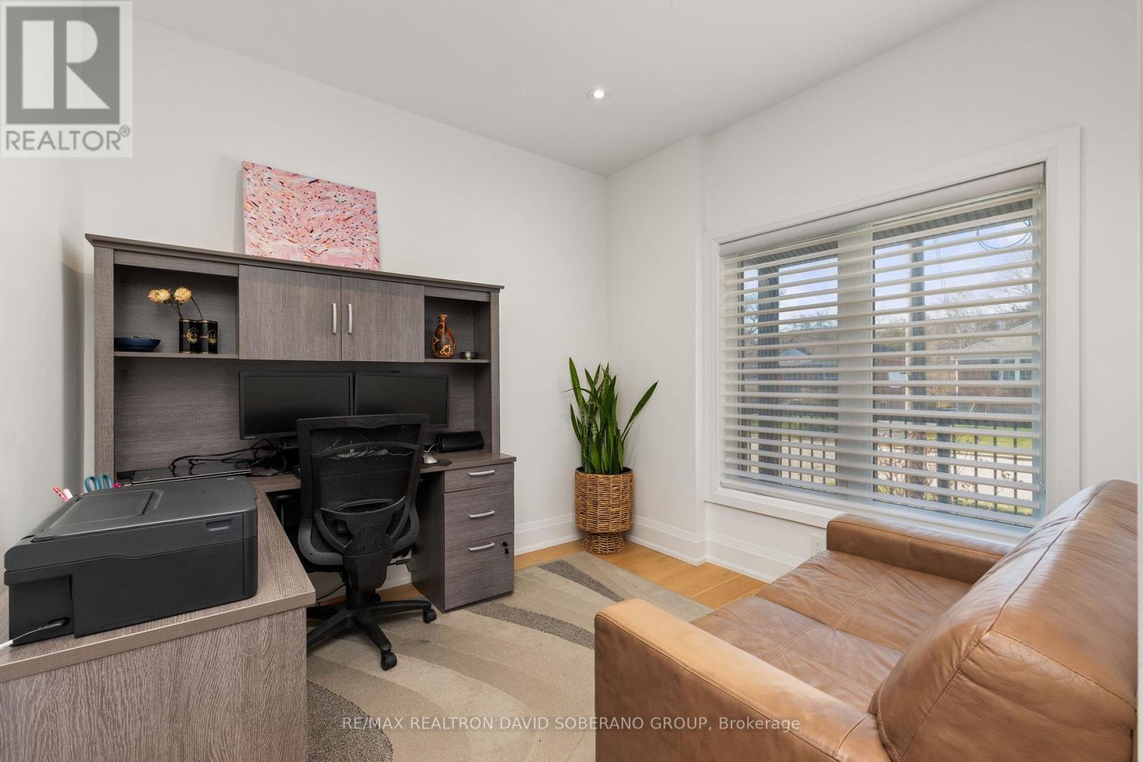 105 Winston Park Boulevard, Toronto, Ontario  M3K 1C4 - Photo 5 - W12989446