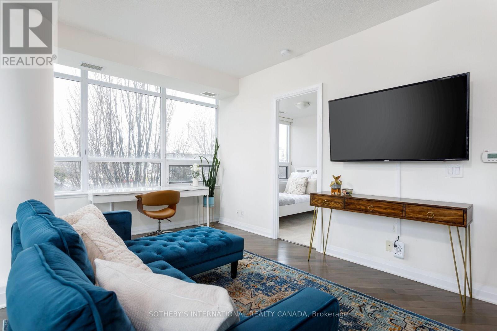 210 - 1055 Southdown Road, Mississauga, Ontario  L5J 0A3 - Photo 5 - W12989450