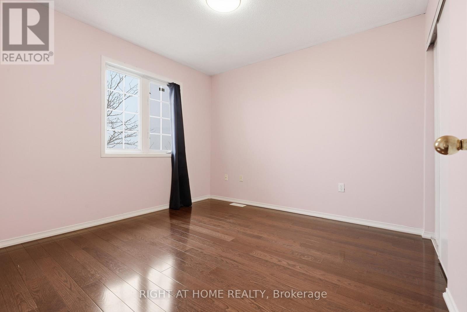 833 Escobar Crescent, Mississauga, Ontario  L5V 2S6 - Photo 19 - W12989474