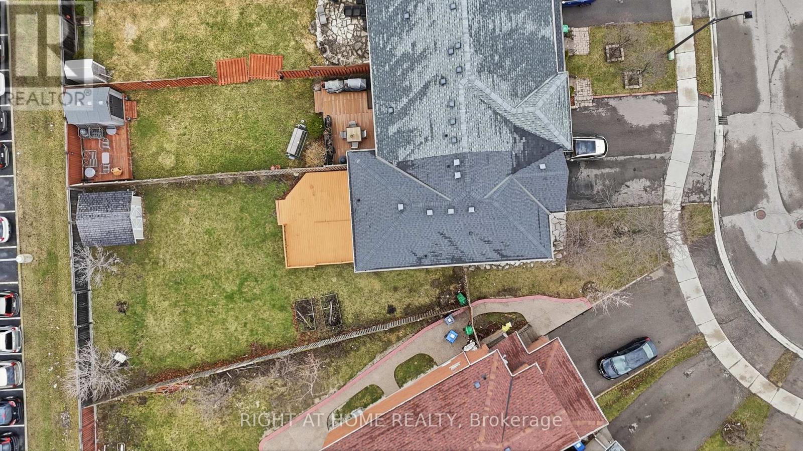 833 Escobar Crescent, Mississauga, Ontario  L5V 2S6 - Photo 24 - W12989474