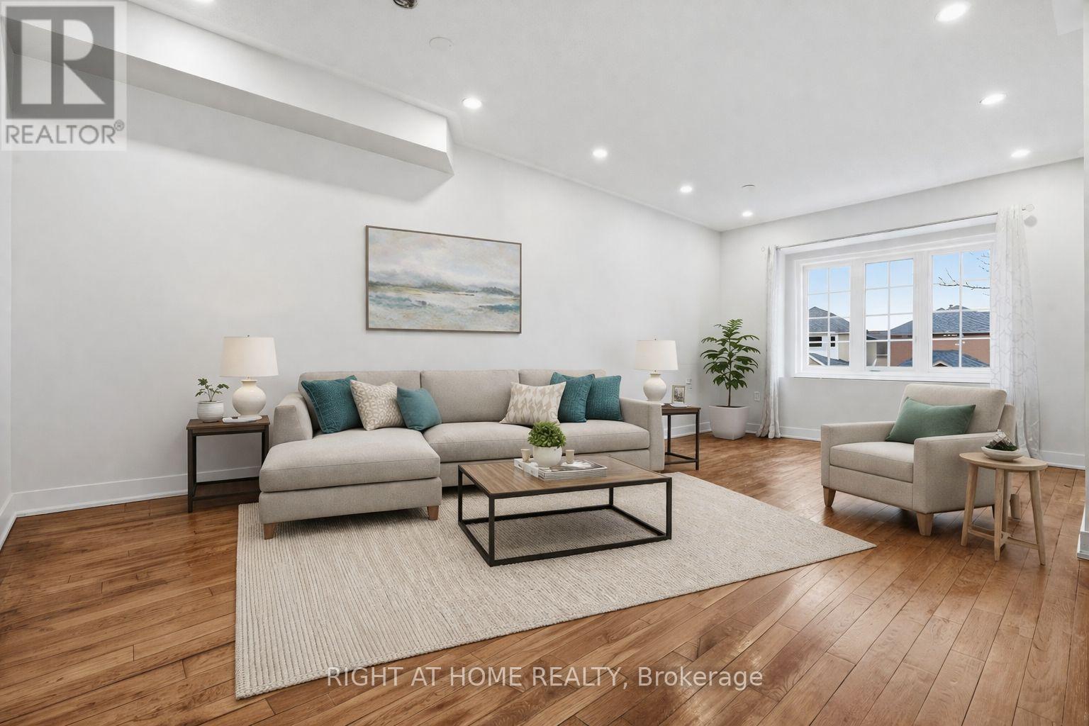 833 Escobar Crescent, Mississauga, Ontario  L5V 2S6 - Photo 4 - W12989474