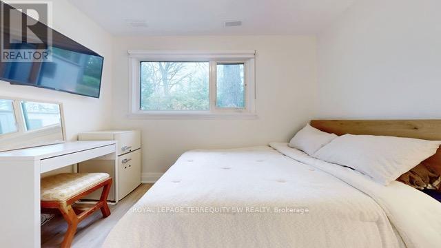 Lower - 3170 The Credit Woodlands, Mississauga, Ontario  L5C 2J4 - Photo 10 - W12989478