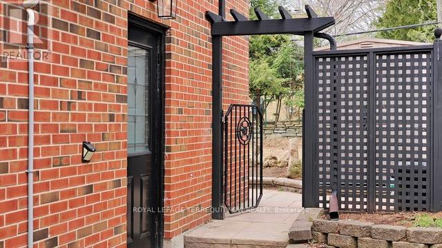 Lower - 3170 The Credit Woodlands, Mississauga, Ontario  L5C 2J4 - Photo 19 - W12989478