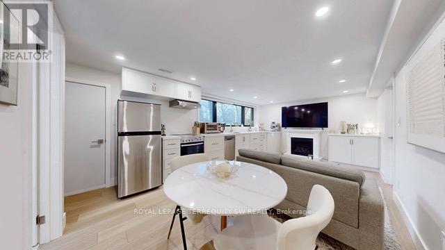 Lower - 3170 The Credit Woodlands, Mississauga, Ontario  L5C 2J4 - Photo 6 - W12989478