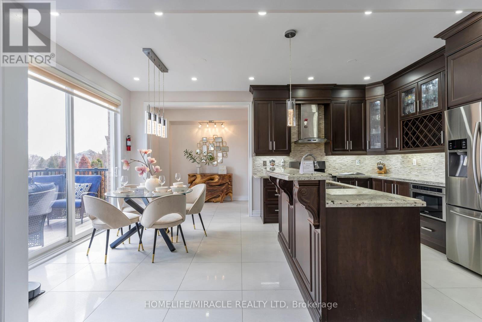 2343 Falling Green Drive, Oakville, Ontario  L6M 5A7 - Photo 10 - W12989480