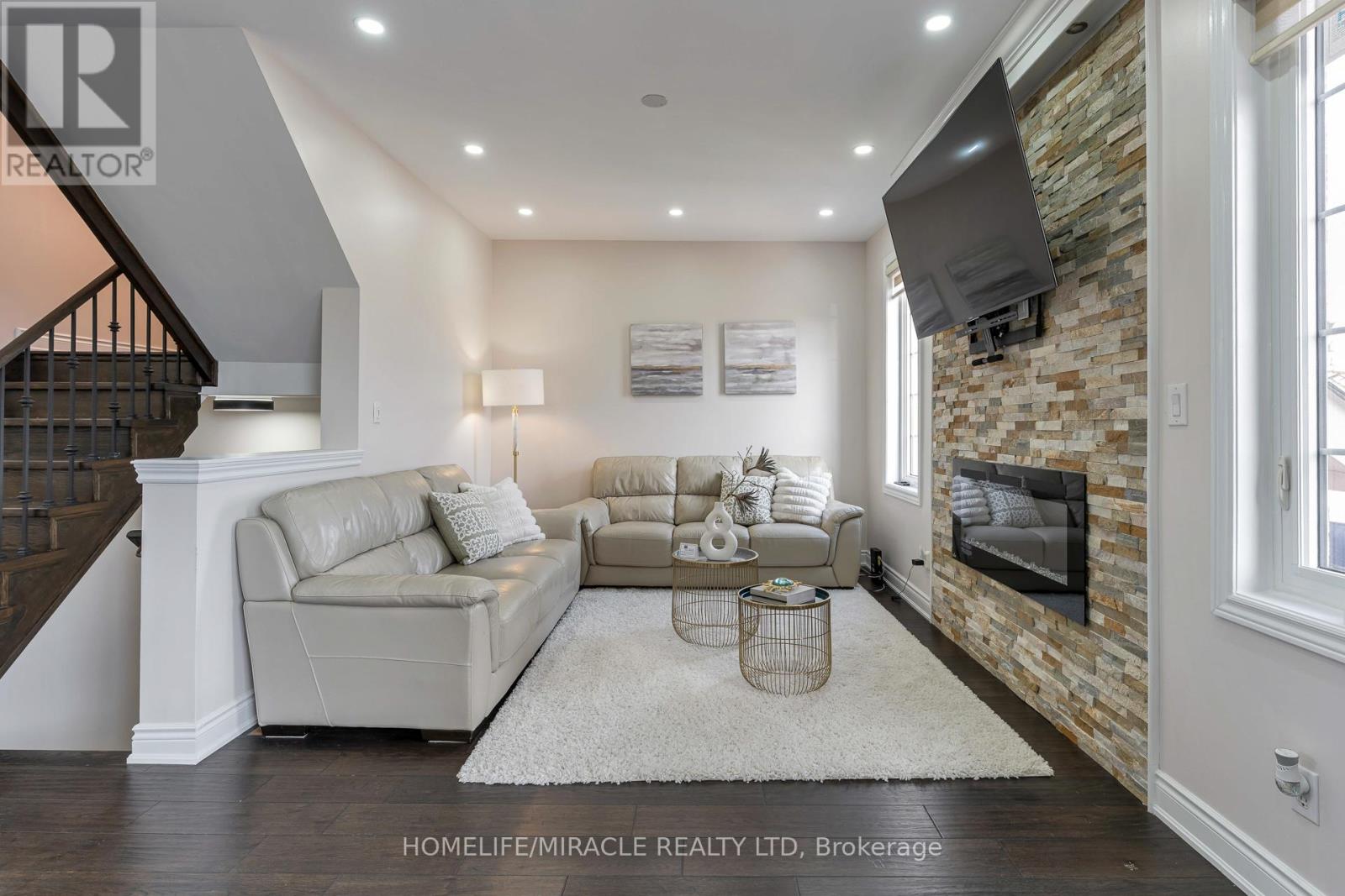 2343 Falling Green Drive, Oakville, Ontario  L6M 5A7 - Photo 15 - W12989480