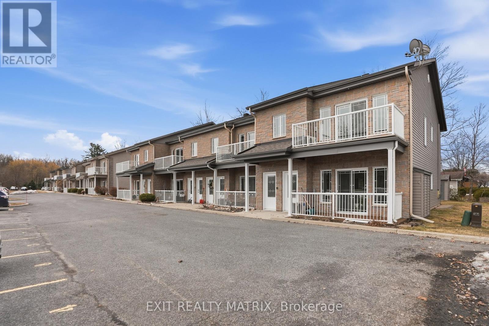 4 - 20 Valain Street, Alfred And Plantagenet, Ontario  K0B 1A0 - Photo 3 - X12826232