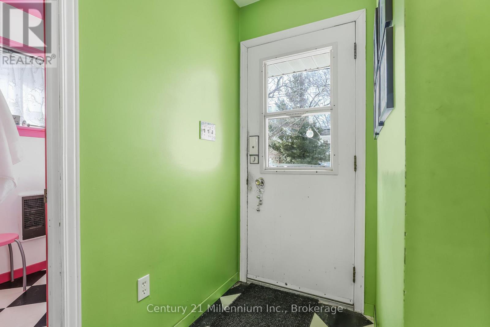 228 Palmerston Street, Saugeen Shores, Ontario  N0H 2L0 - Photo 17 - X12566472