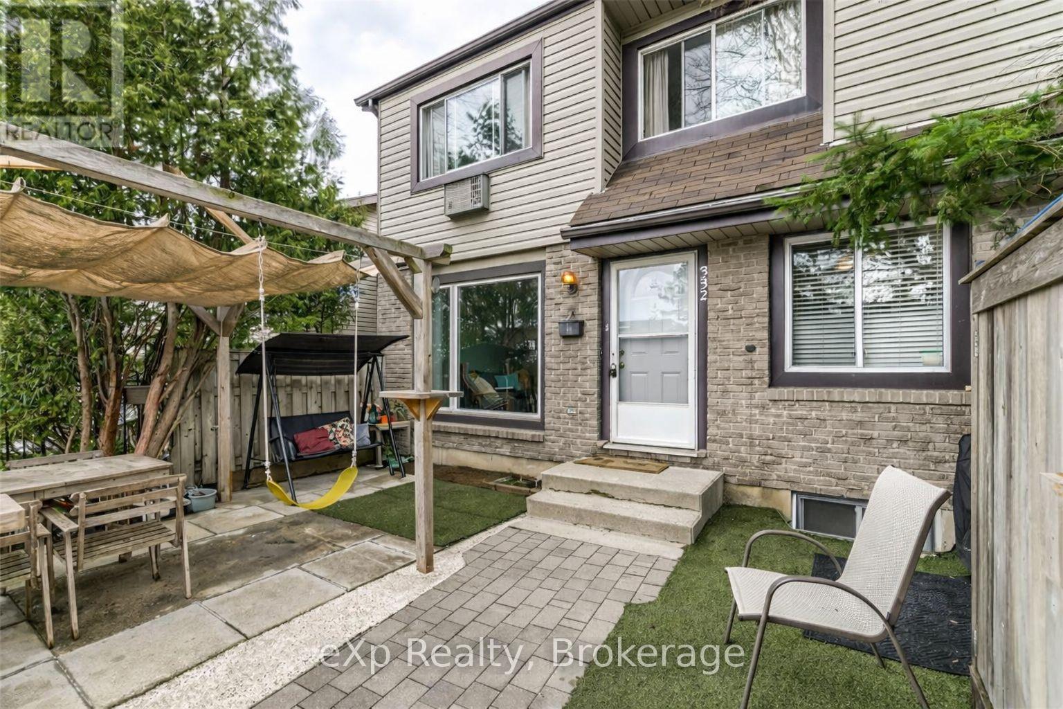 332 Scottsdale Drive, Guelph, Ontario  N1G 2Z8 - Photo 3 - X12921402