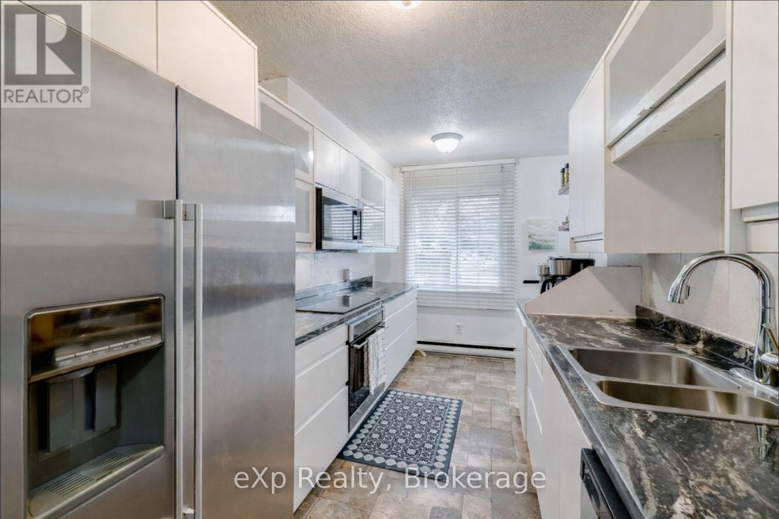 332 Scottsdale Drive, Guelph, Ontario  N1G 2Z8 - Photo 2 - X12921402