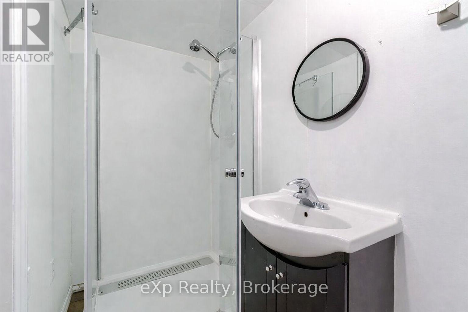 332 Scottsdale Drive, Guelph, Ontario  N1G 2Z8 - Photo 4 - X12921402