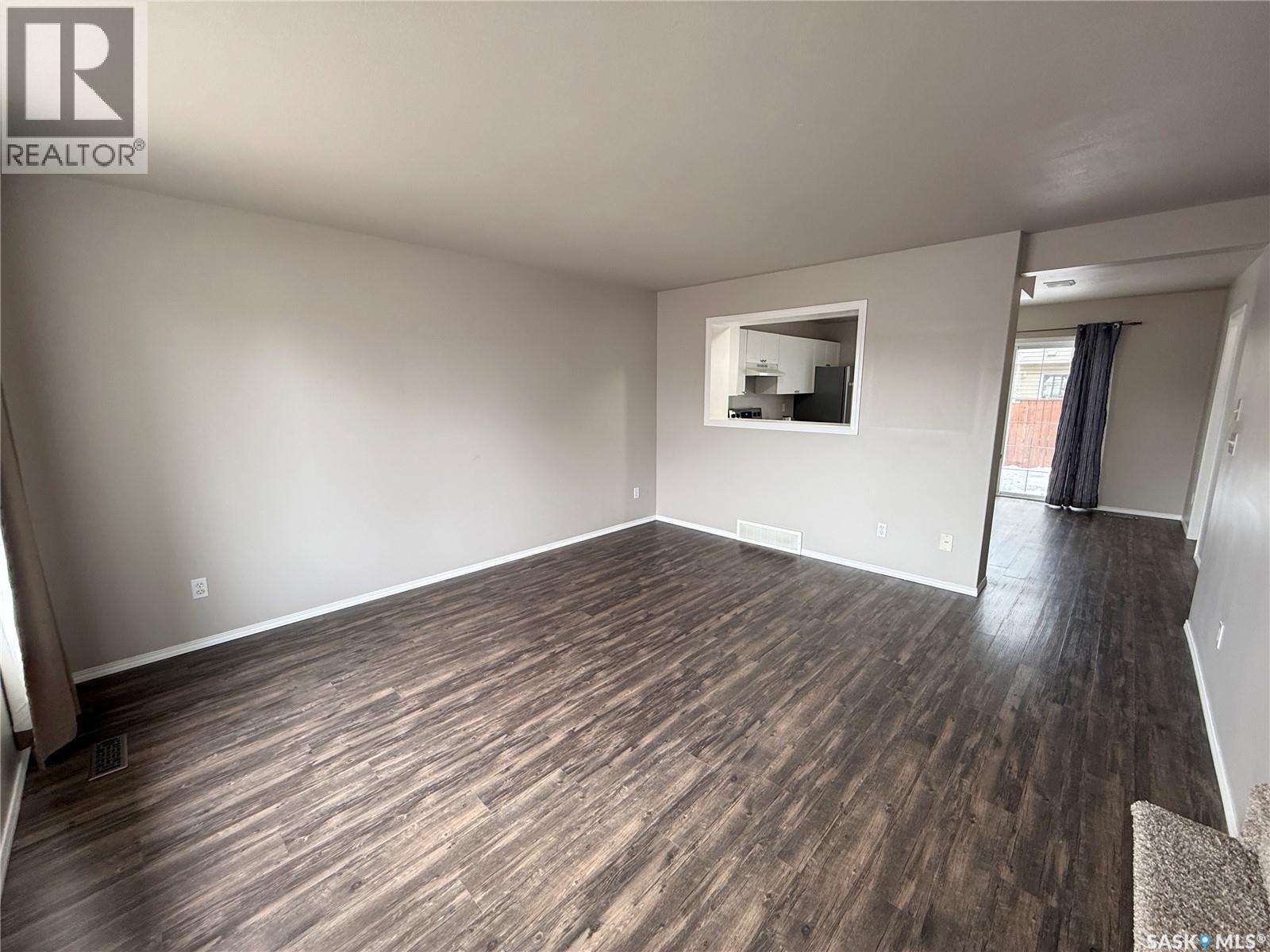 32 809 Kristjanson Road, Saskatoon, Saskatchewan  S7S 1M8 - Photo 2 - SK032702