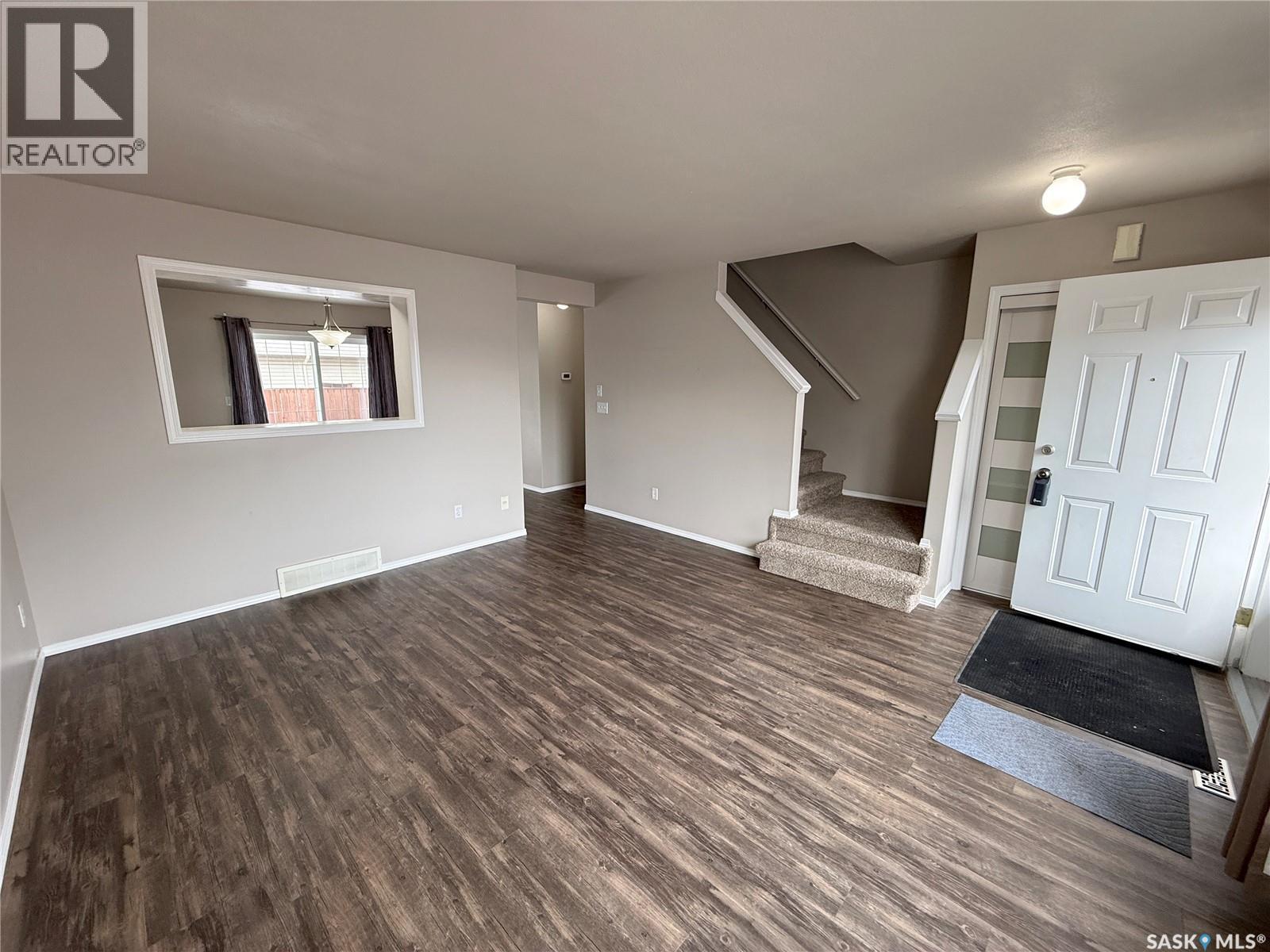 32 809 Kristjanson Road, Saskatoon, Saskatchewan  S7S 1M8 - Photo 3 - SK032702