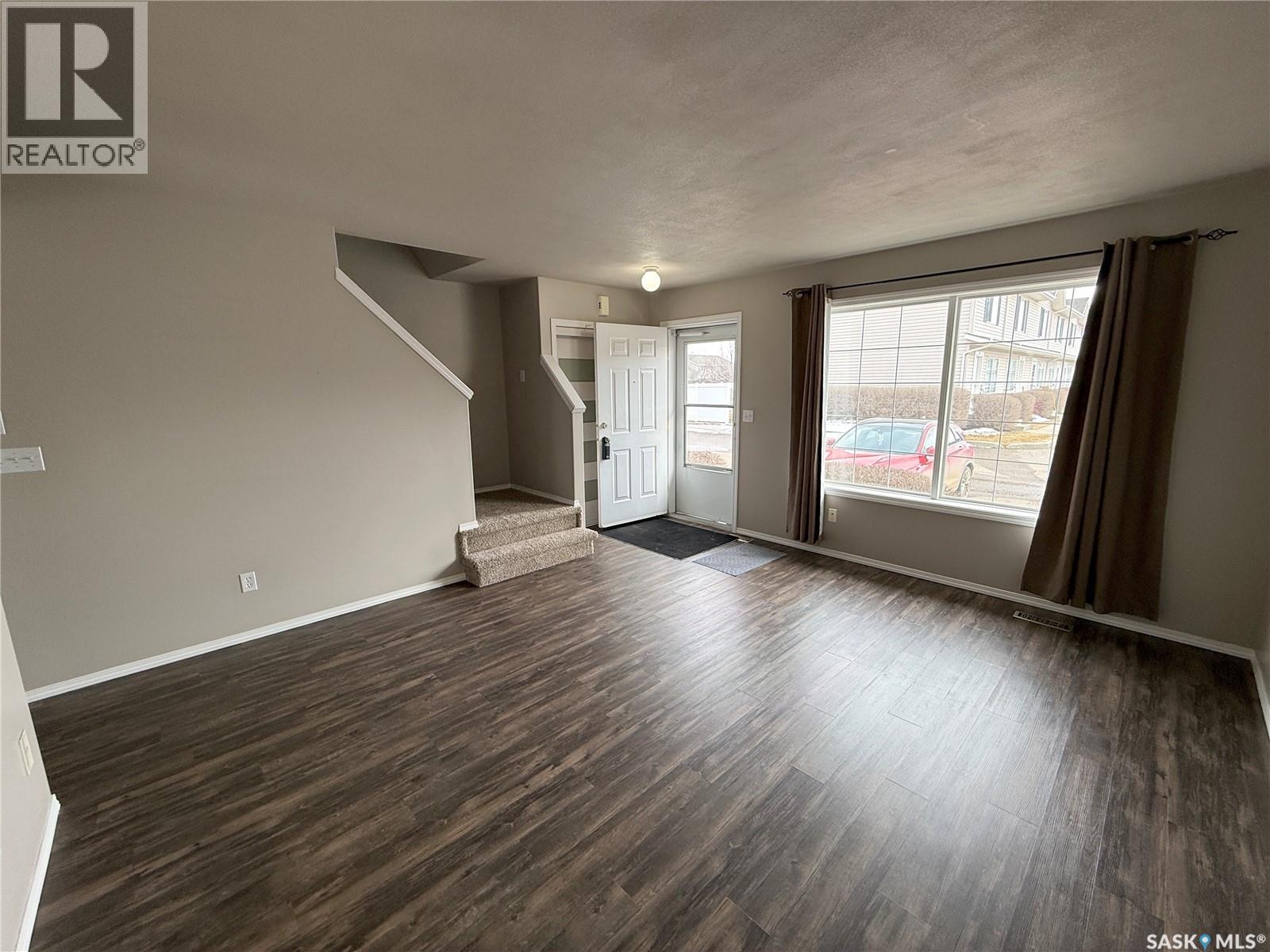 32 809 Kristjanson Road, Saskatoon, Saskatchewan  S7S 1M8 - Photo 5 - SK032702