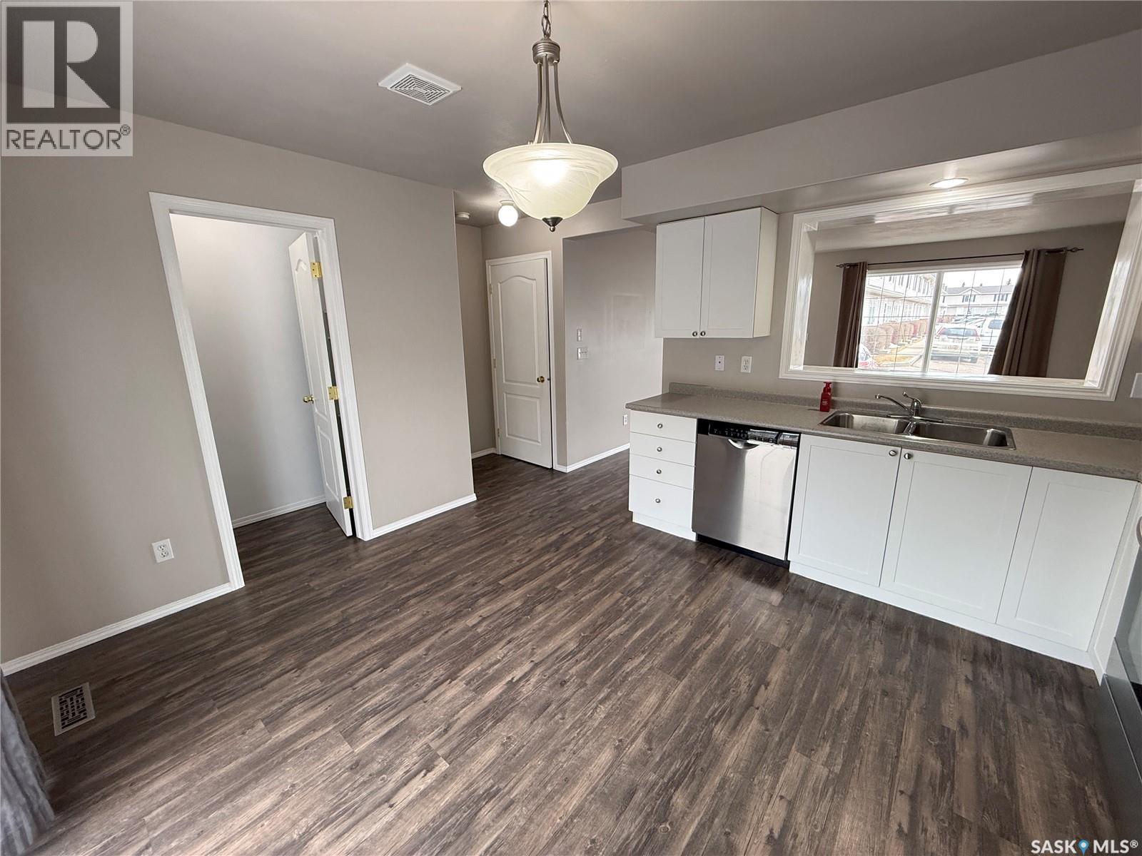 32 809 Kristjanson Road, Saskatoon, Saskatchewan  S7S 1M8 - Photo 8 - SK032702