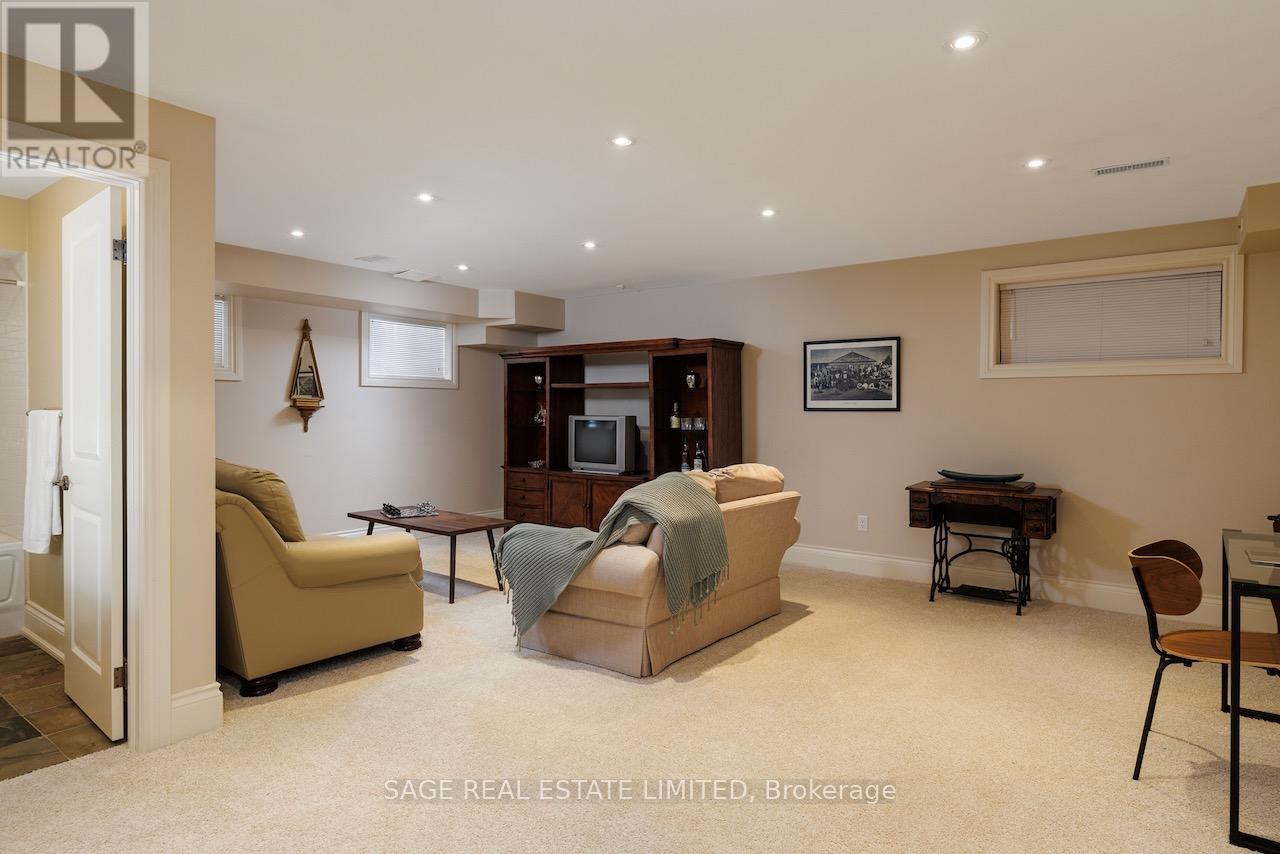 19 Carmichael Avenue, Toronto, Ontario  M5M 2W5 - Photo 44 - C12919920