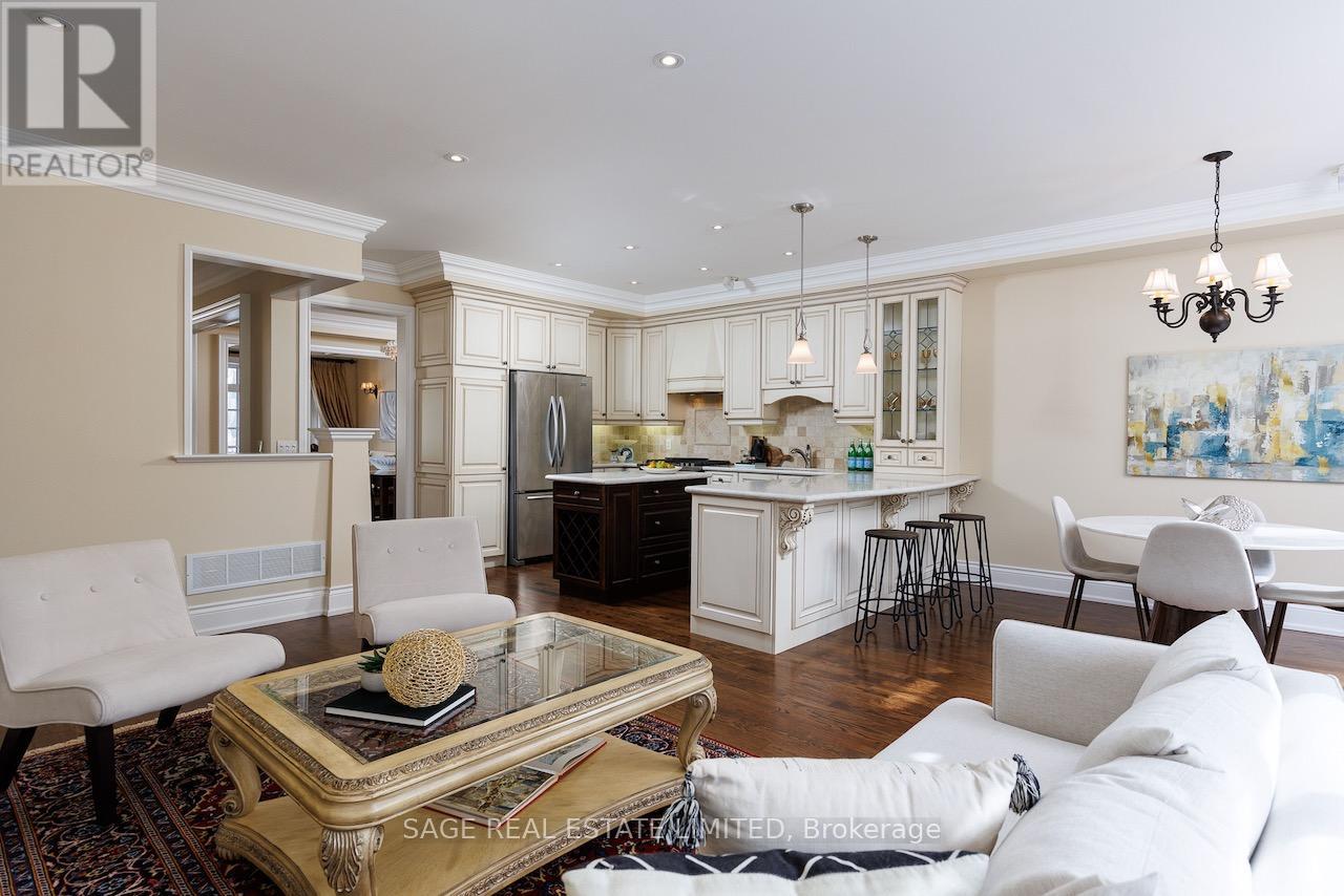 19 Carmichael Avenue, Toronto, Ontario  M5M 2W5 - Photo 22 - C12919920