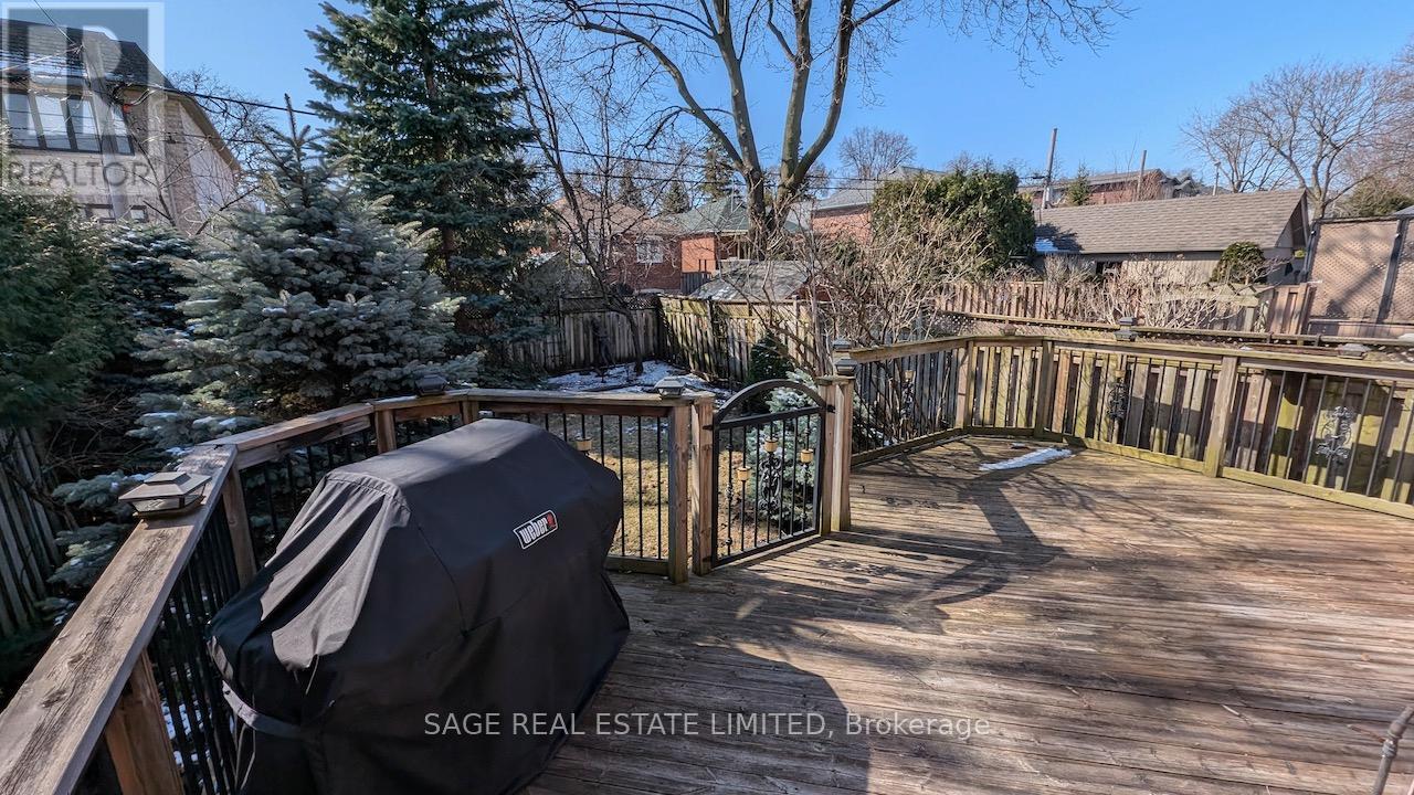 19 Carmichael Avenue, Toronto, Ontario  M5M 2W5 - Photo 23 - C12919920