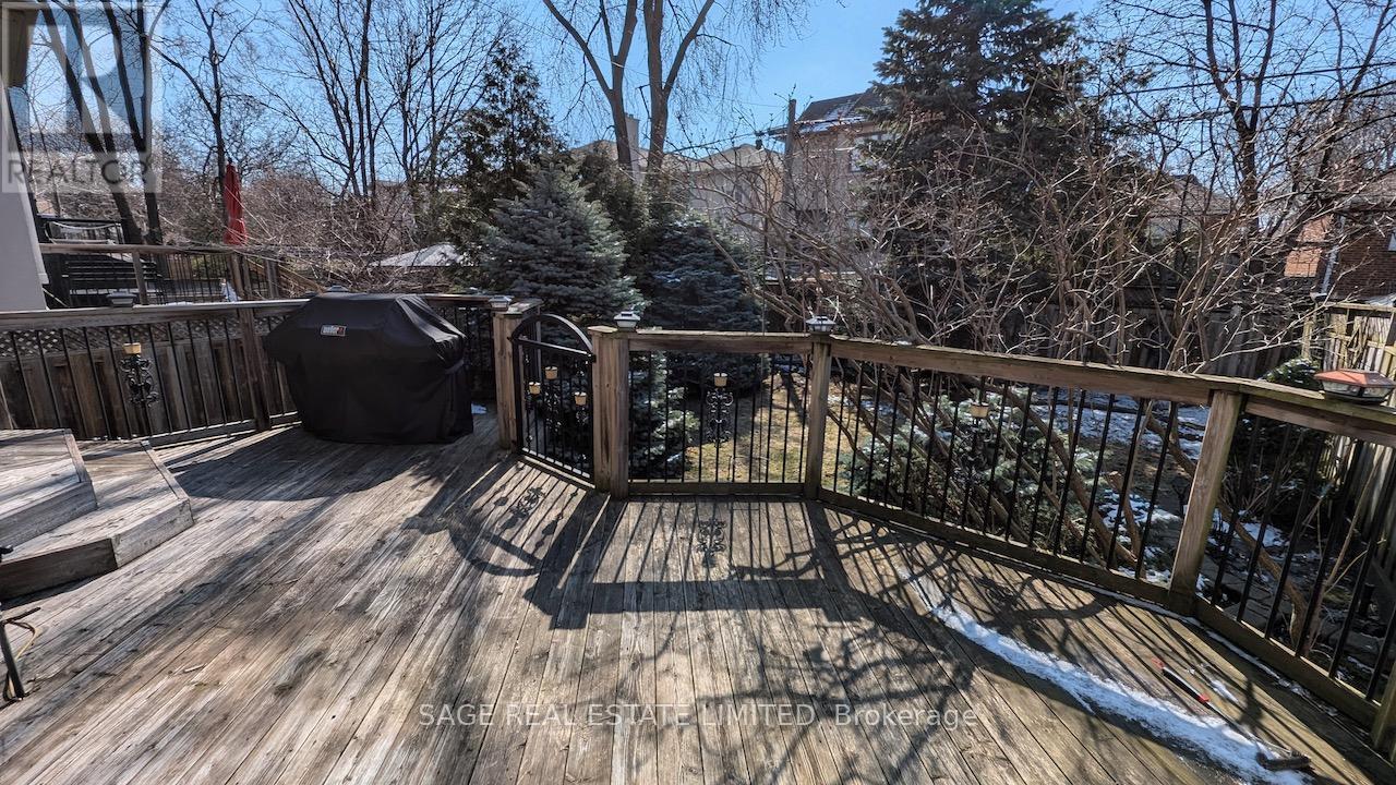 19 Carmichael Avenue, Toronto, Ontario  M5M 2W5 - Photo 24 - C12919920