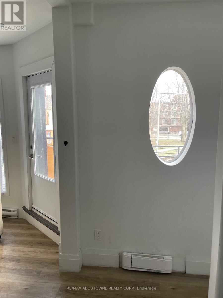 66 Wellington Street S, Hamilton, Ontario  L8N 2R1 - Photo 4 - X12989434