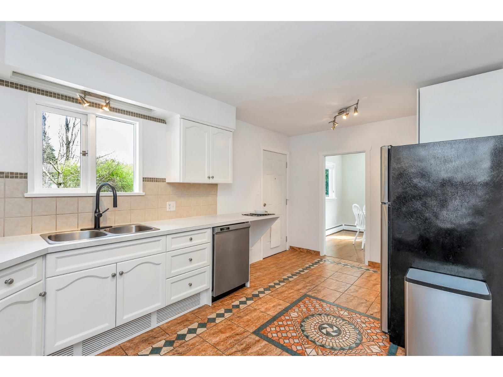 7958 Taulbut Street, Mission, British Columbia  V2V 3W7 - Photo 9 - R3108577