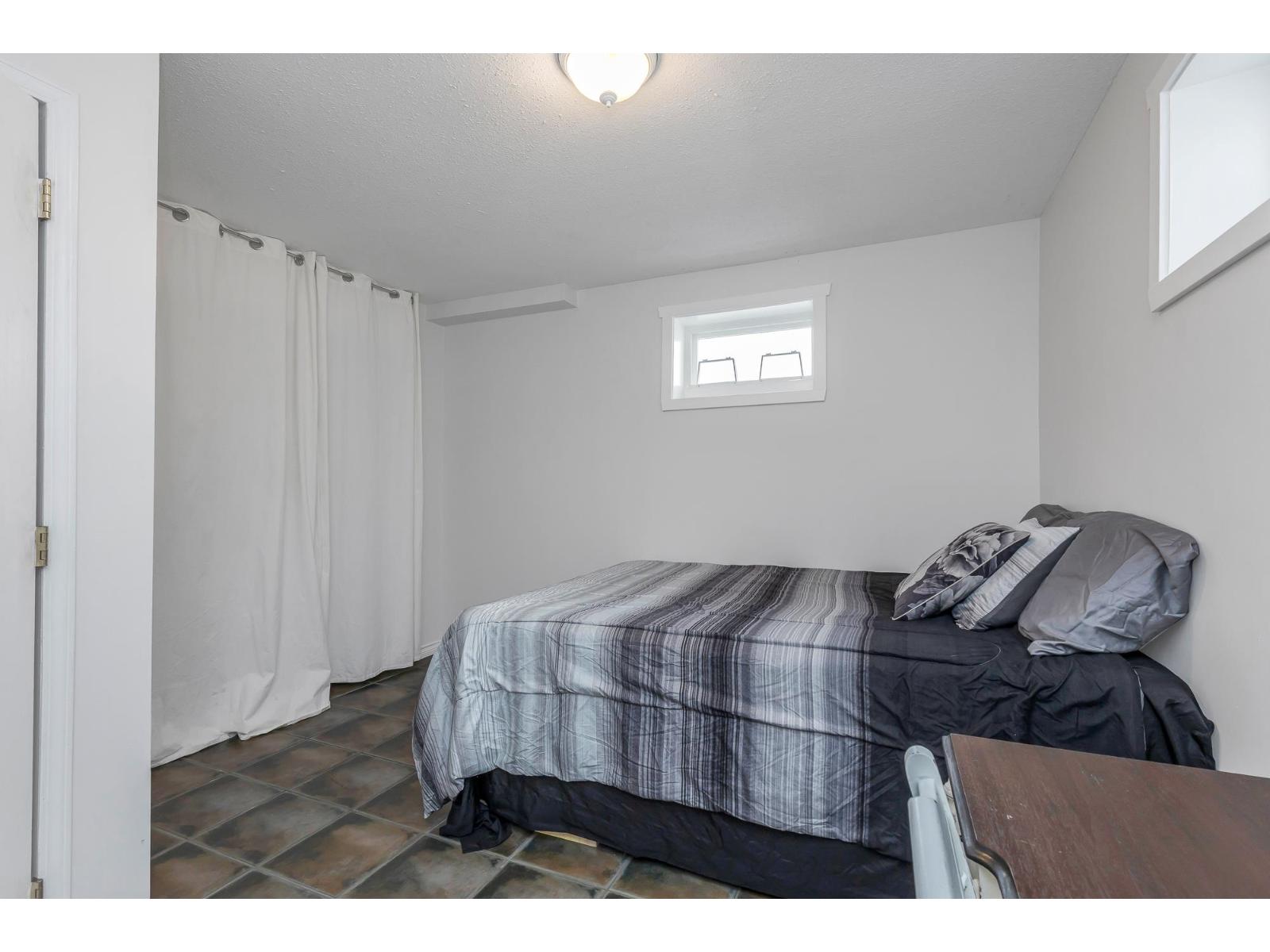 7958 Taulbut Street, Mission, British Columbia  V2V 3W7 - Photo 22 - R3108577