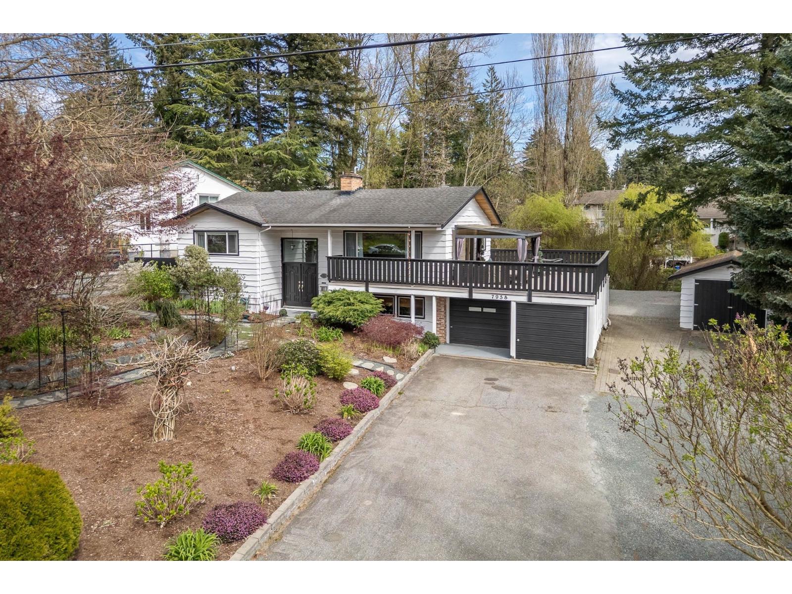 7958 Taulbut Street, Mission, British Columbia  V2V 3W7 - Photo 3 - R3108577