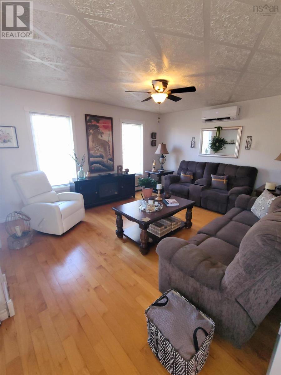 19 Highland Street, Glace Bay, Nova Scotia  B1A 2T4 - Photo 8 - 202607080