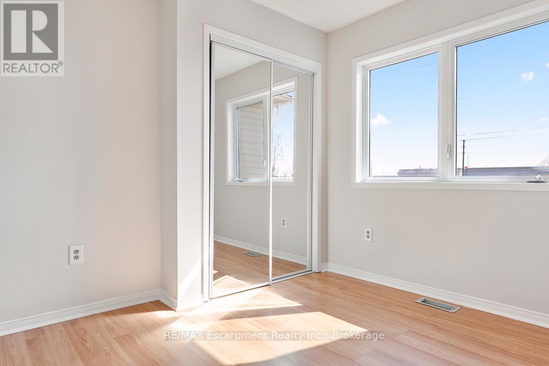 4832 Capri Crescent, Burlington, Ontario  L7M 0H9 - Photo 25 - W12989610