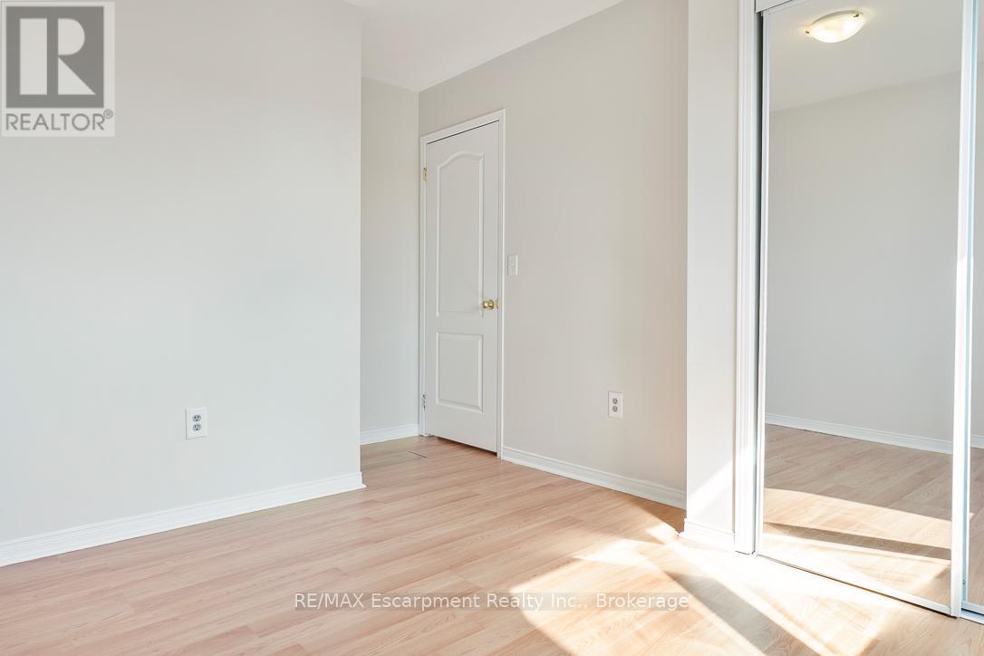 4832 Capri Crescent, Burlington, Ontario  L7M 0H9 - Photo 26 - W12989610