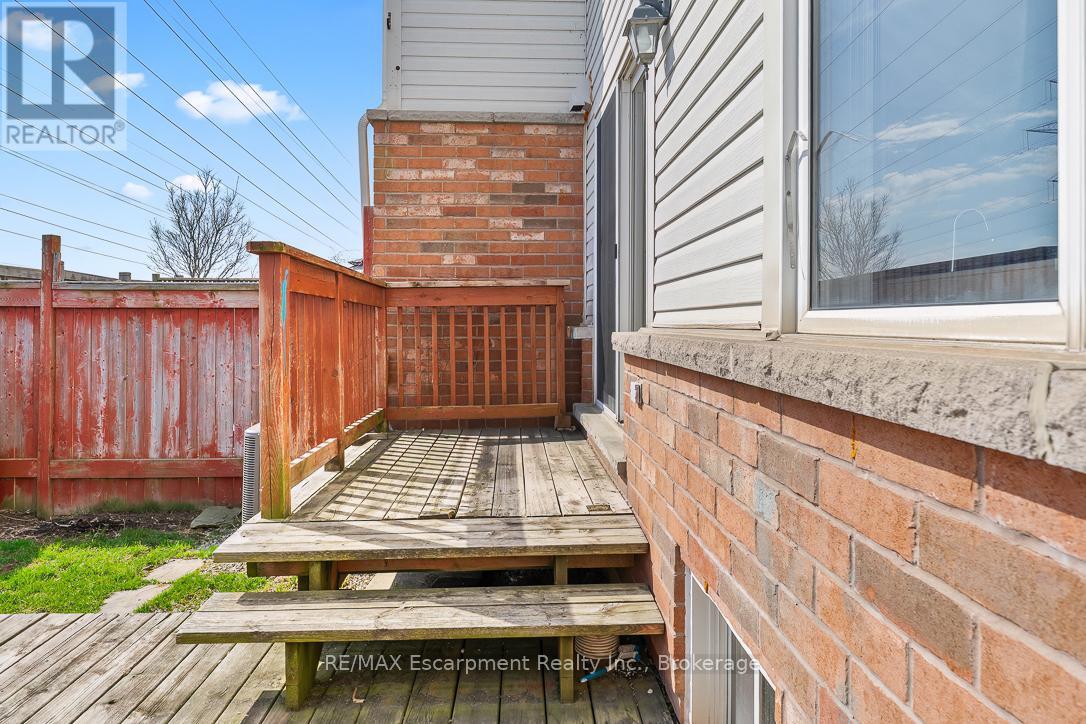 4832 Capri Crescent, Burlington, Ontario  L7M 0H9 - Photo 32 - W12989610