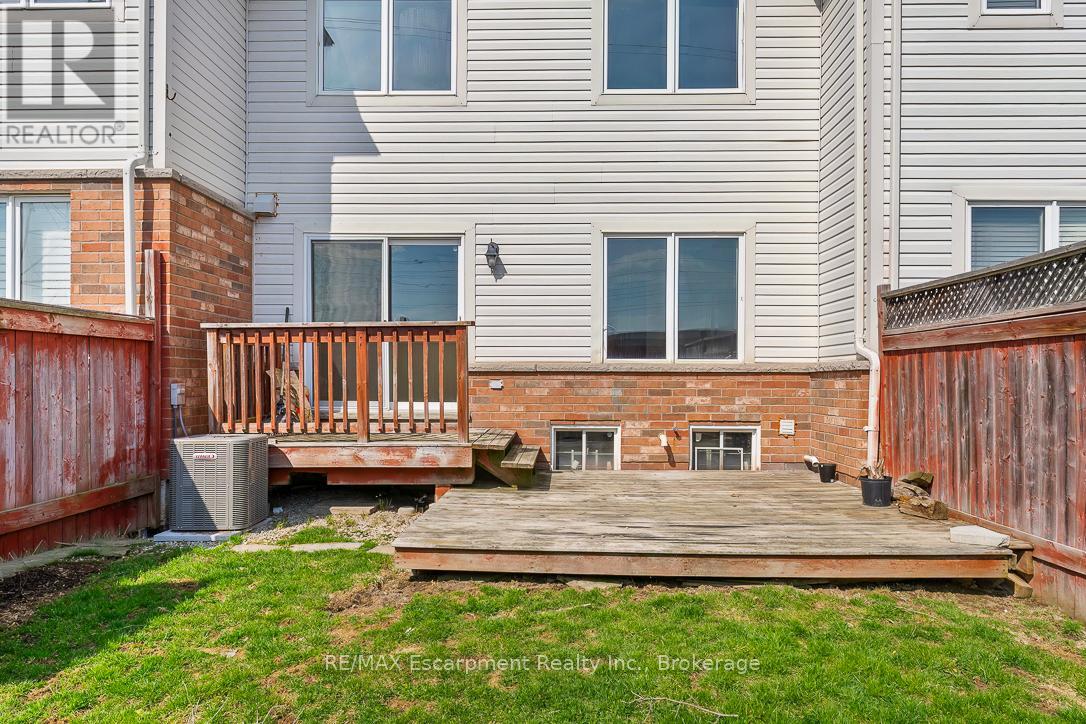 4832 Capri Crescent, Burlington, Ontario  L7M 0H9 - Photo 33 - W12989610