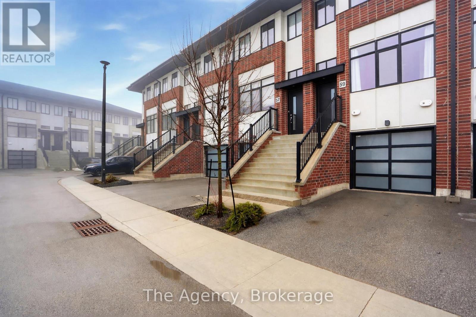 59 Markle Crescent, Hamilton, Ontario  L9G 0H3 - Photo 2 - X12989558