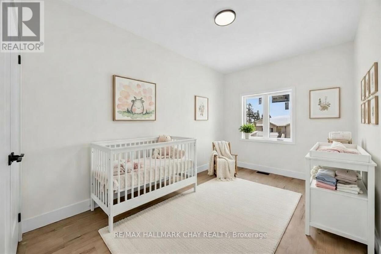 28 Rose Avenue, Orillia, Ontario  L3V 6B4 - Photo 23 - S12891102